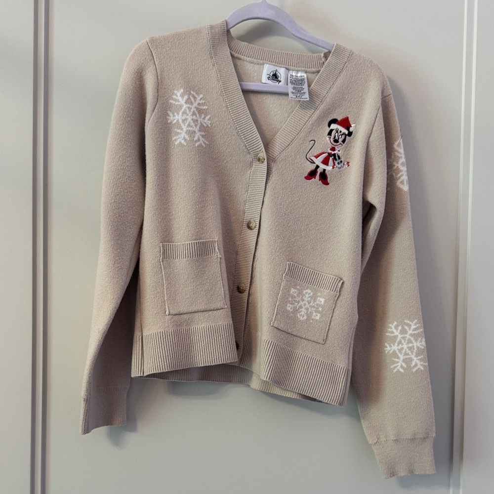 Disney holiday, Beige Cardigan with Snowflake and Character Design